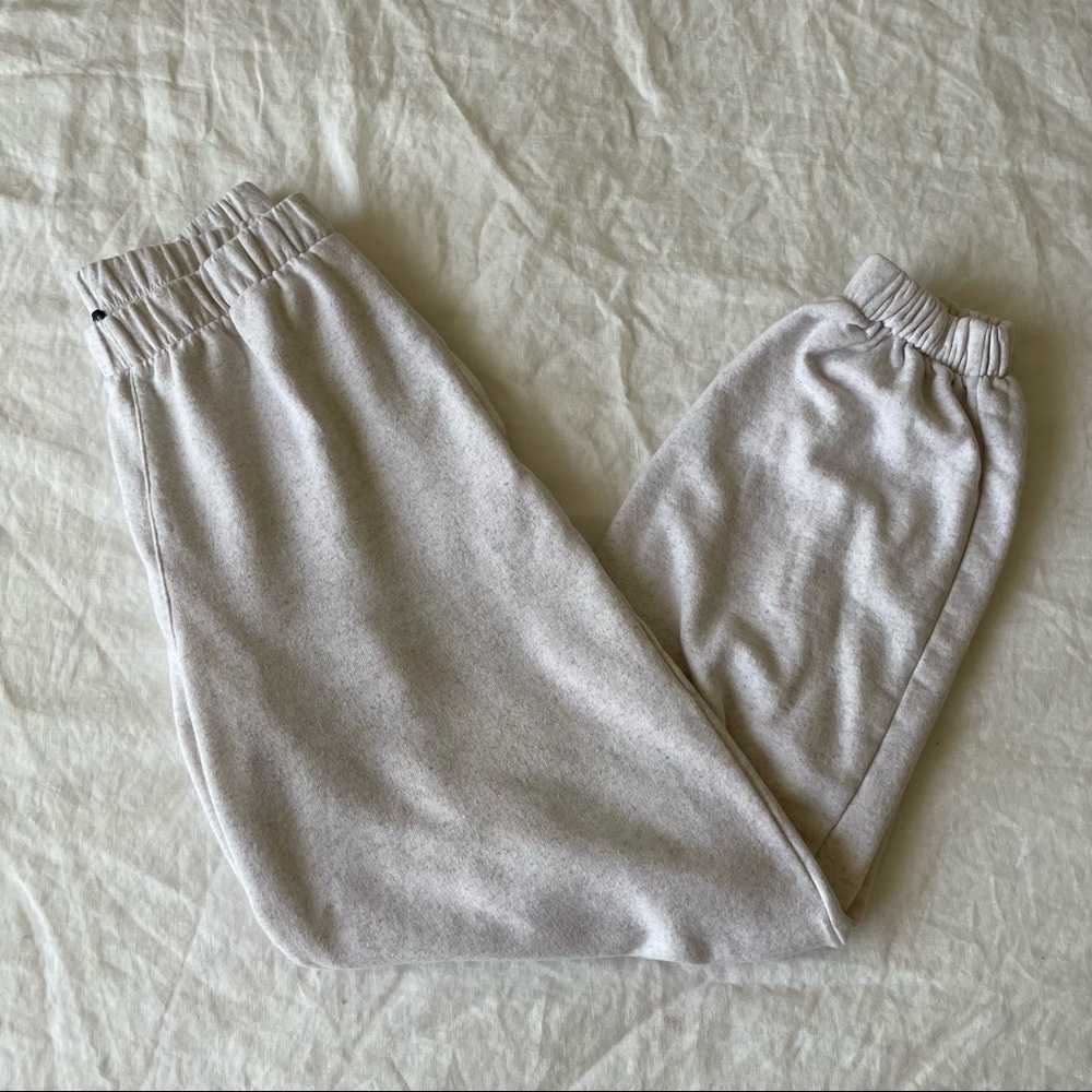 Brandy Melville Rosa Sweatpants
